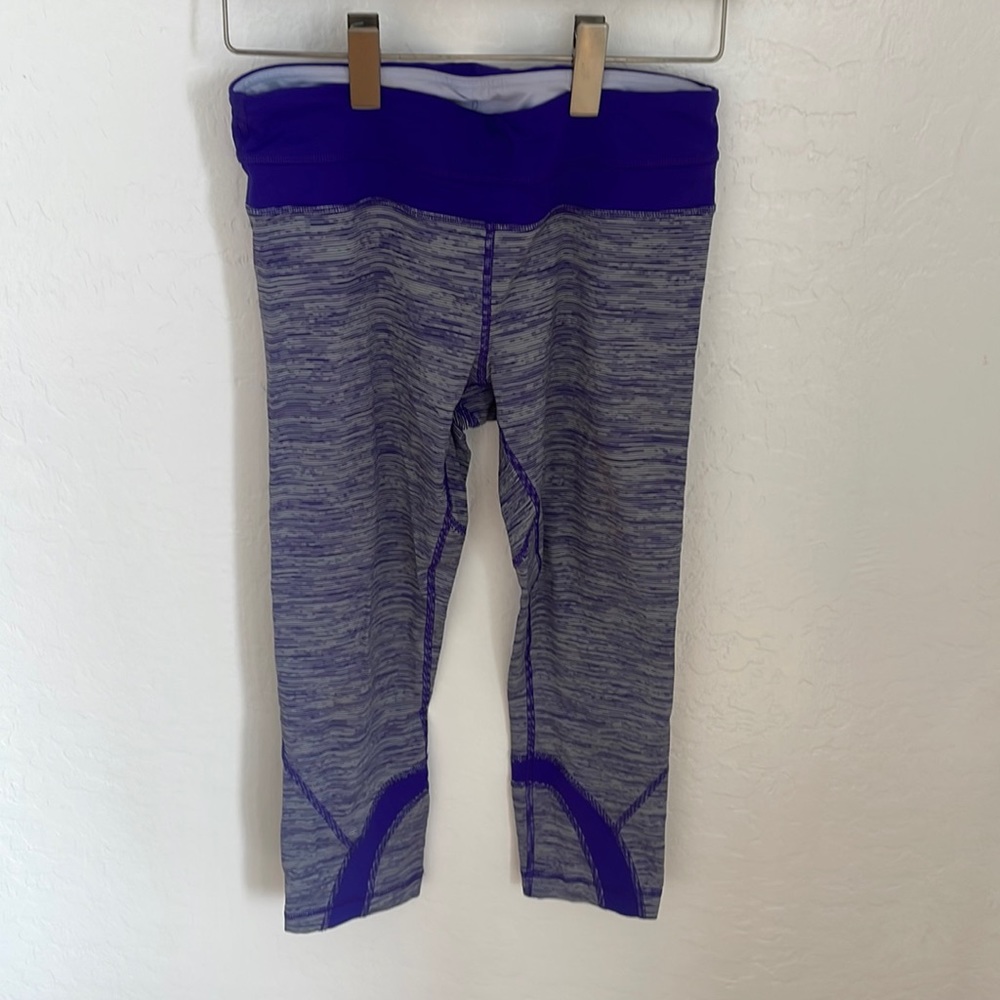 Lululemon ankle leggings, like new, size 6